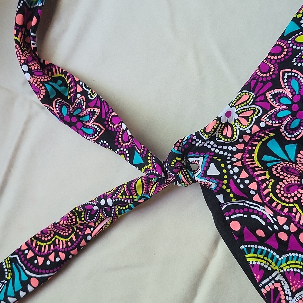 Swim top - Picture 2 of 3